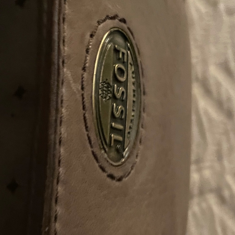 Lovely Fossil Wallet Neutral Metallic Gorgeous Color Pallet. - Picture 14 of 14